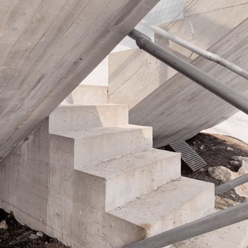 Concrete stairs at Gaulartoppen viewpoint 